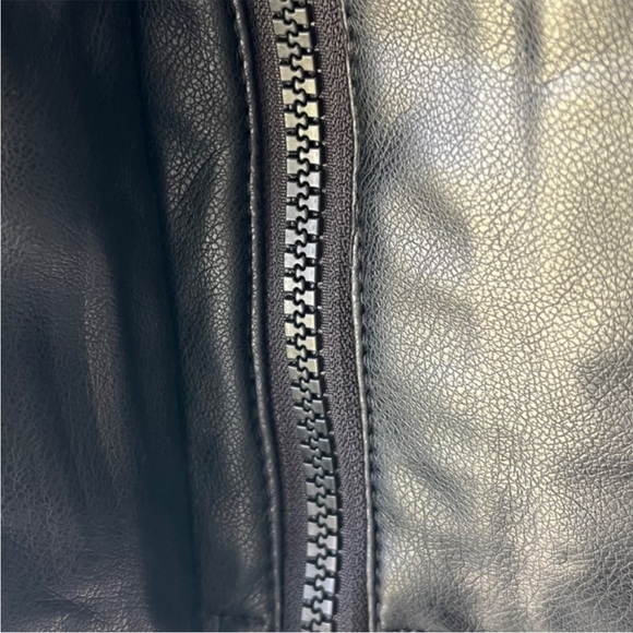 Marc New York Andrew Marc black Faux Leather Puffer Vest size Small - Picture 8 of 15